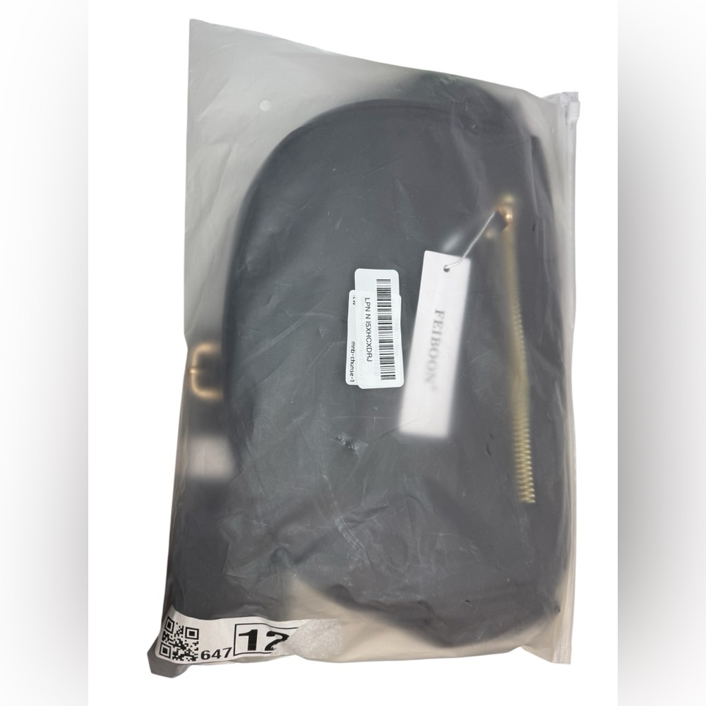 ✨🖤Black Bum Bag Crossbody Sling Bag - Wide Strap 🖤✨ NWT - Picture 7 of 7